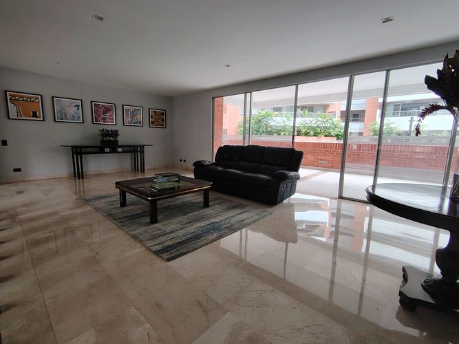 Apartamento en venta en Ciudad Jardin, Cali · foto 8 de 24