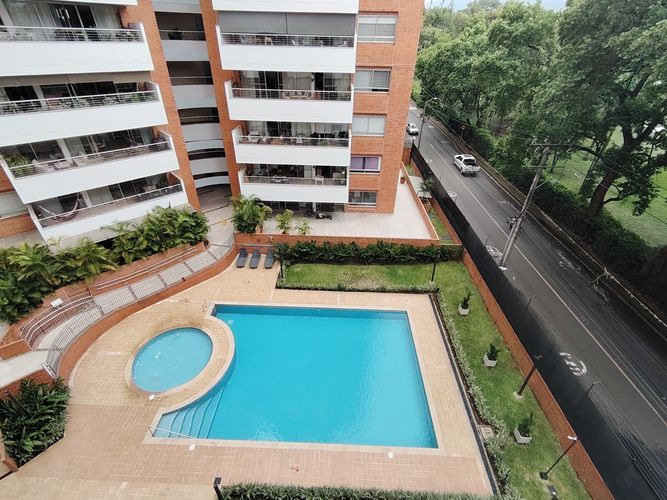 Apartamento en venta en Ciudad Jardin, Cali · foto 24 de 24