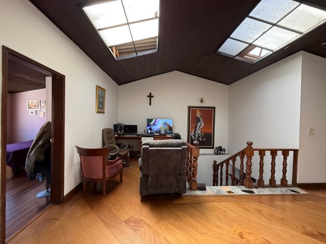 Casa de 4 alcobas en venta en El Batán, Bogotá, 250 m² · foto 16 de 24