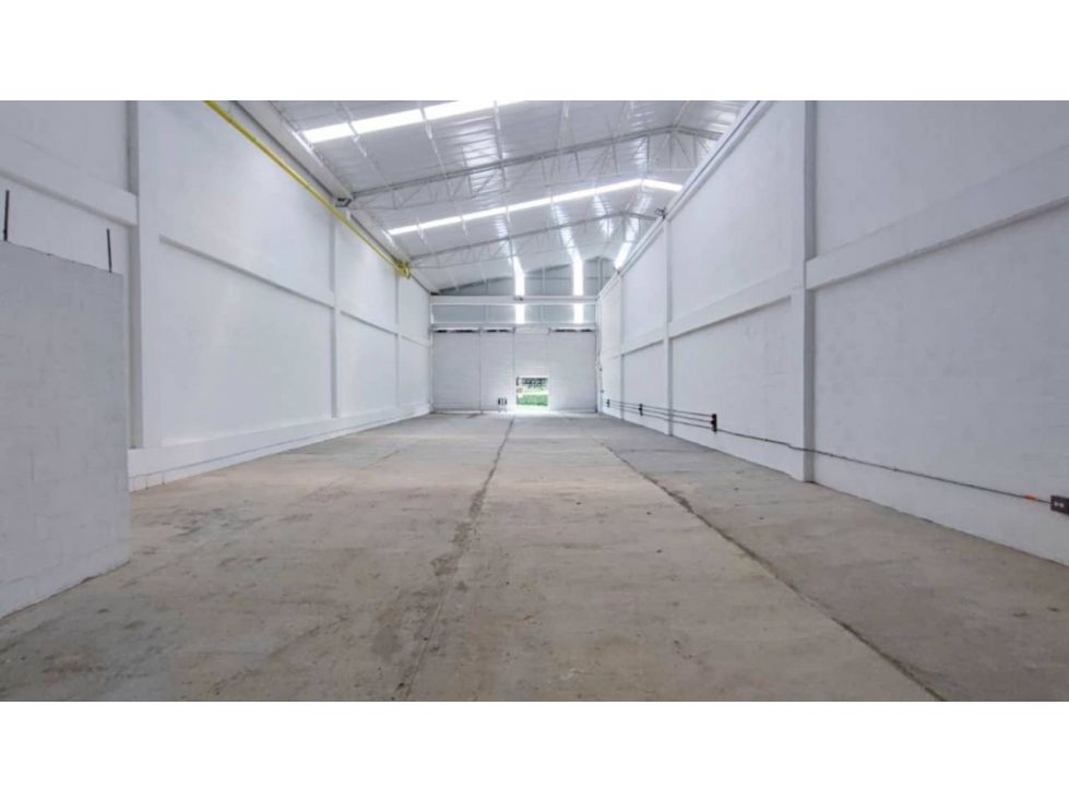 Warehouse for rent in Bello, Bello