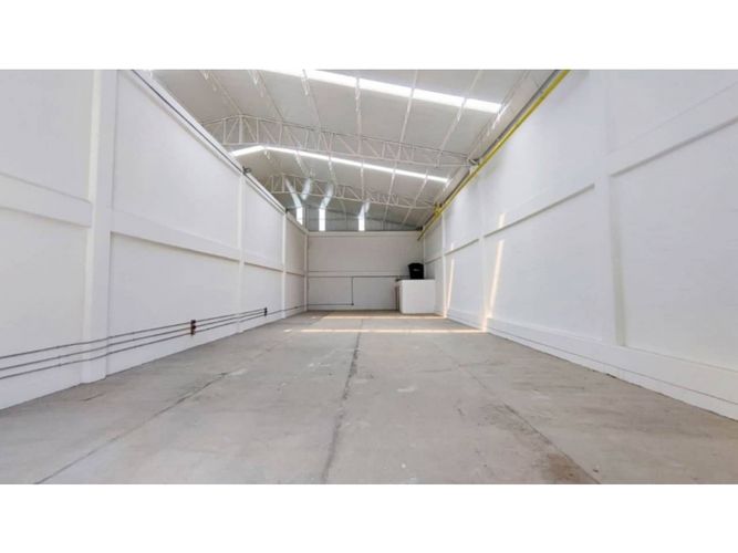 Bodega en arriendo en Los Espejos, Bello, 300 m² · foto 3 de 12
