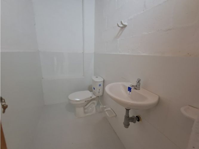 Bodega en arriendo en Los Espejos, Bello, 300 m² · foto 8 de 12