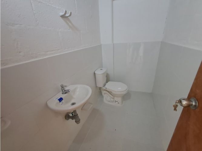 Bodega en arriendo en Los Espejos, Bello, 600 m² · foto 8 de 10