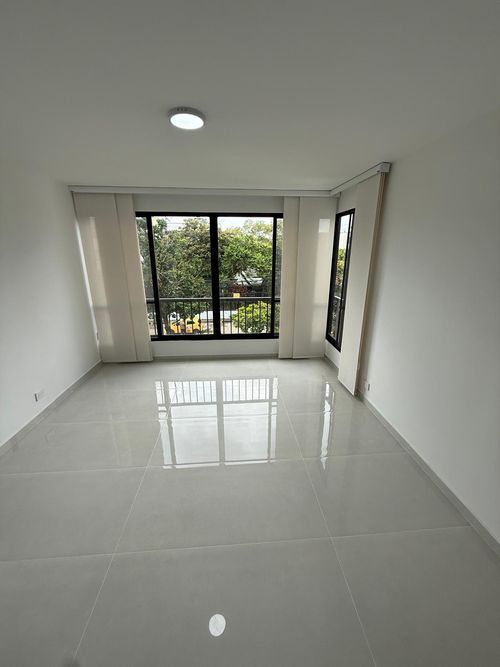 Apartamento de 3 alcobas en venta en Multicentro, Cali, 86 m² · foto 2 de 23