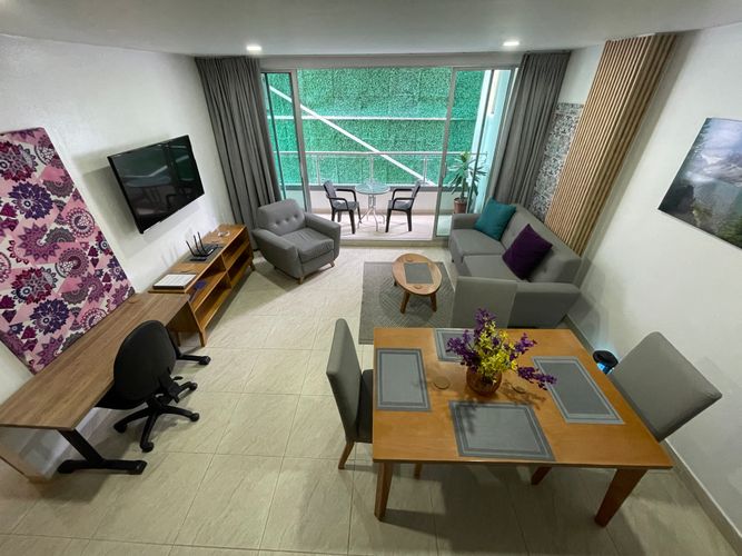 Apartamento de 2 alcobas en venta en Laureles, Medellín, 85 m² · foto 2 de 13