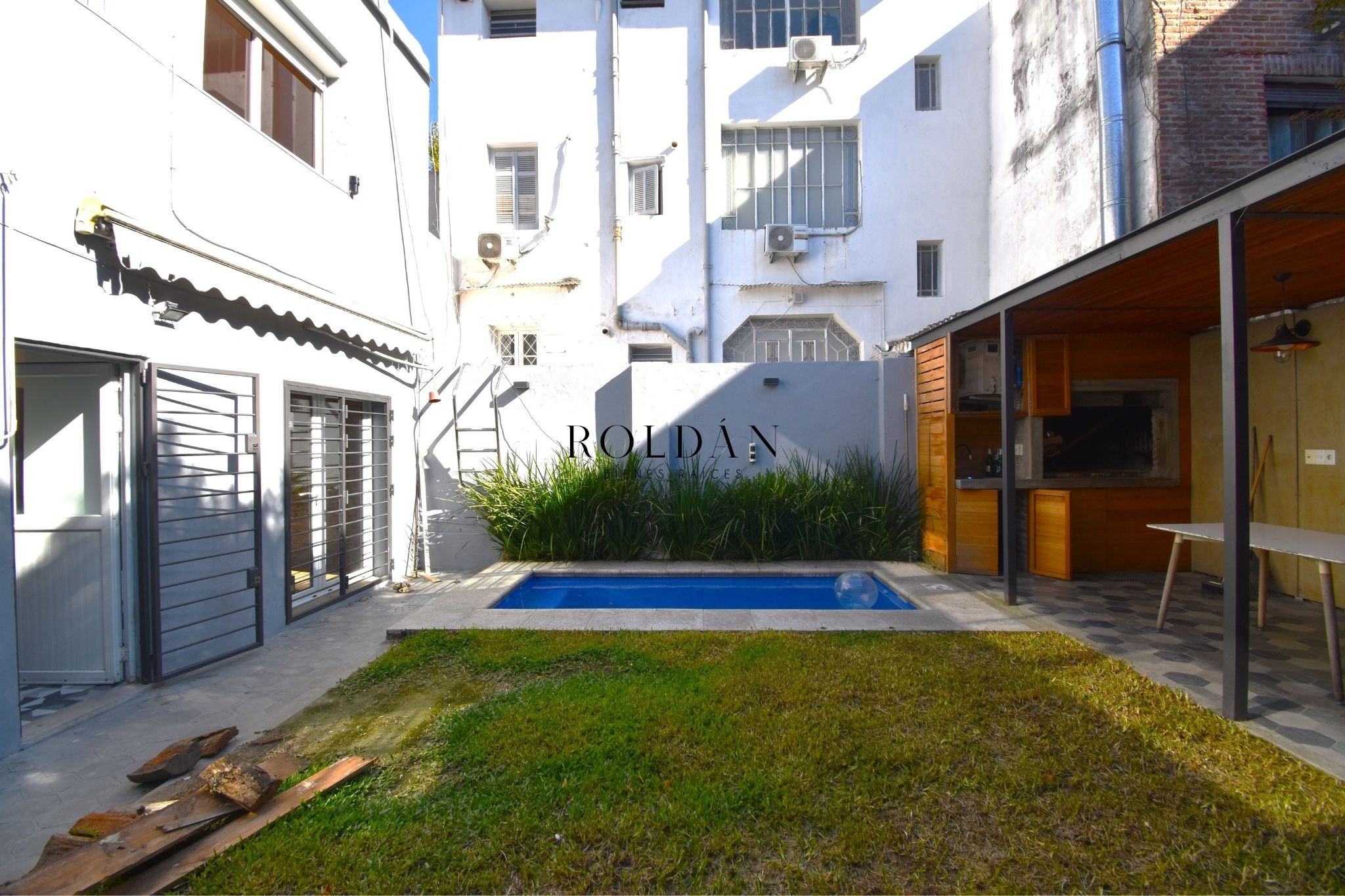 Casa Alquiler Parque Rodo 6 Dormitorios Garaje Fondo Piscina Parrillero Impecable Vivienda O Empresa