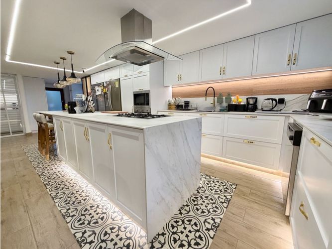 Casa de 4 alcobas en venta en Colina Campestre, Bogotá, 321 m² · foto 6 de 24