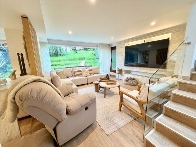 Casa de 4 alcobas en venta en Colina Campestre, Bogotá, 321 m² · foto 8 de 24