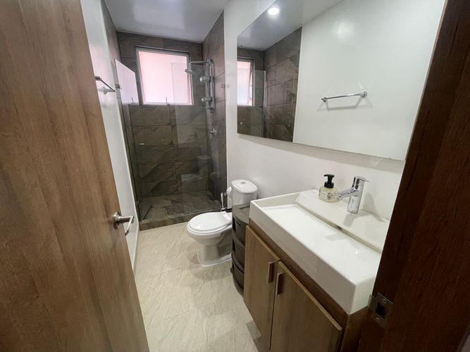 Apartamento de 2 alcobas en arriendo en Laureles, Medellín, 80 m² · foto 9 de 11