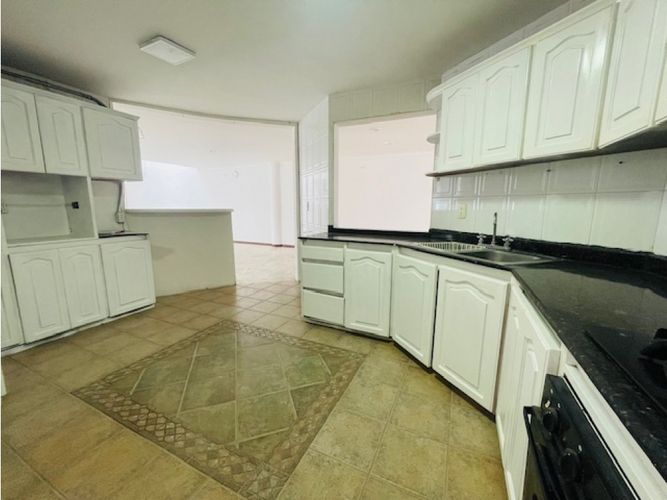 Casa de 4 alcobas en venta en El Ingenio, Cali, 250 m² · foto 8 de 24