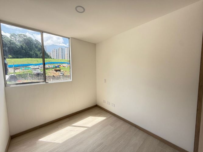Apartamento de 3 alcobas en arriendo en Camino Verde, Envigado, 65 m² · foto 7 de 12