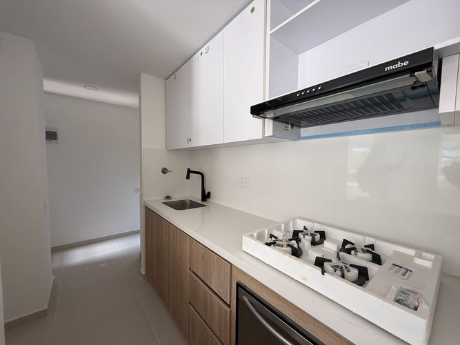 Apartamento de 3 alcobas en arriendo en Camino Verde, Envigado, 65 m² · foto 3 de 12