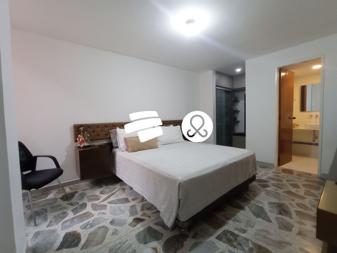 Apartamento de 4 alcobas en venta en Laureles, Medellín, 145 m² · foto 13 de 24