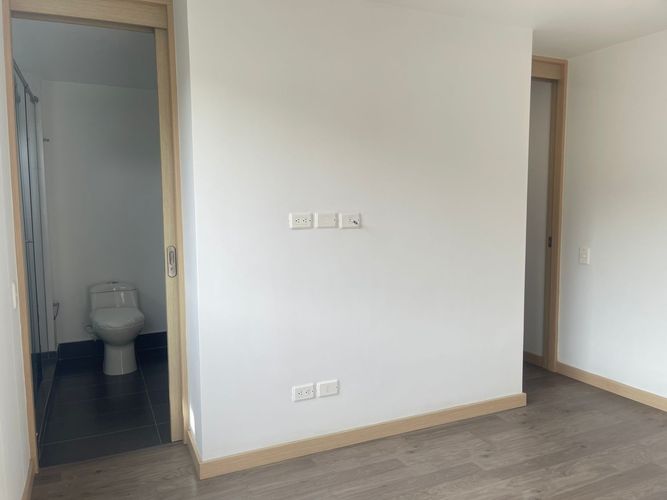 Apartamento de 2 alcobas en venta en San Jose, Sabaneta, 77 m² · foto 8 de 20