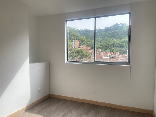 Apartamento de 2 alcobas en venta en San Jose, Sabaneta, 77 m² · foto 9 de 20