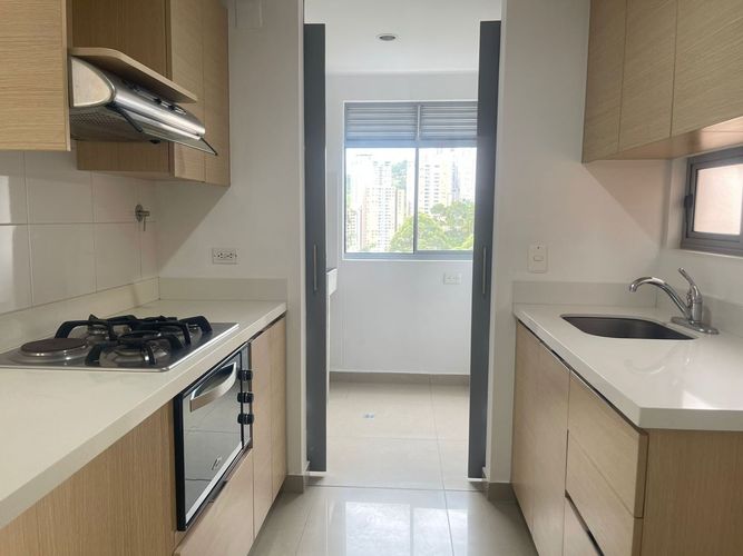 Apartamento de 2 alcobas en venta en San Jose, Sabaneta, 77 m² · foto 4 de 20