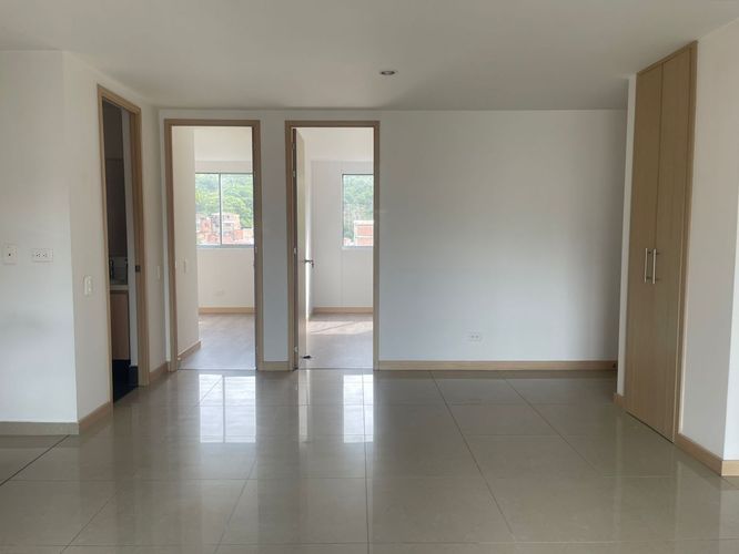 Apartamento de 2 alcobas en venta en San Jose, Sabaneta, 77 m² · foto 7 de 20