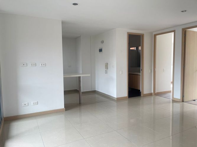 Apartamento de 2 alcobas en venta en San Jose, Sabaneta, 77 m² · foto 6 de 20