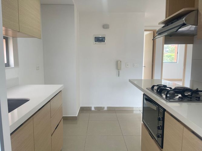 Apartamento de 2 alcobas en venta en San Jose, Sabaneta, 77 m² · foto 3 de 20