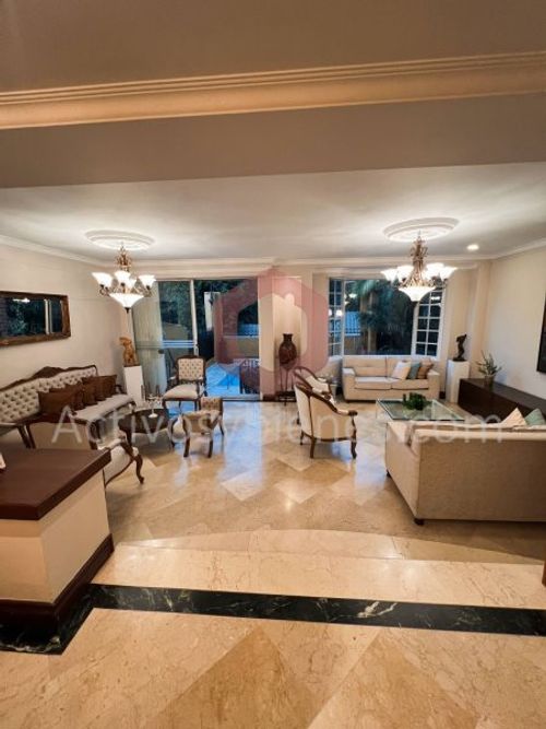Casa de 4 alcobas en venta en Loma Del Escobero, Envigado, 382 m² · foto 1 de 24