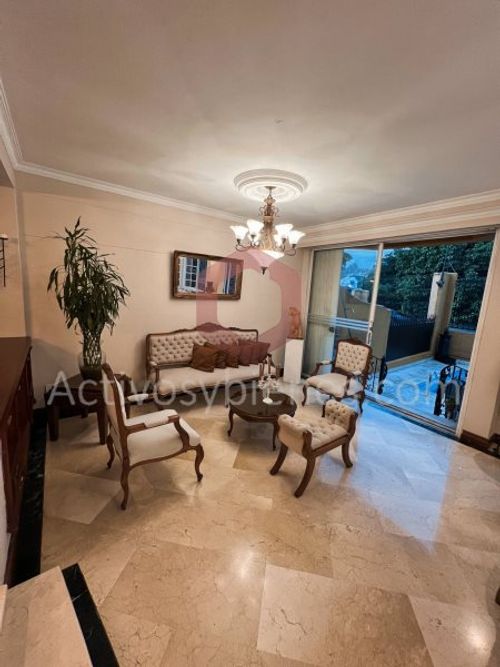 Casa de 4 alcobas en venta en Loma Del Escobero, Envigado, 382 m² · foto 2 de 24