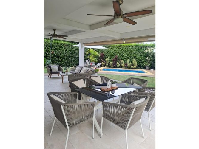 Casa de 5 alcobas en venta en Pance, Cali, 470 m² · foto 2 de 24