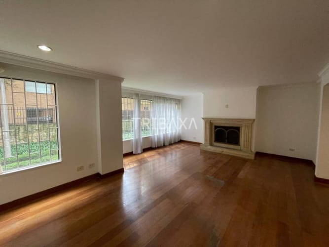 Apartamento de 3 alcobas en venta en Chicó Reservado, Bogotá, 198 m² · foto 3 de 10