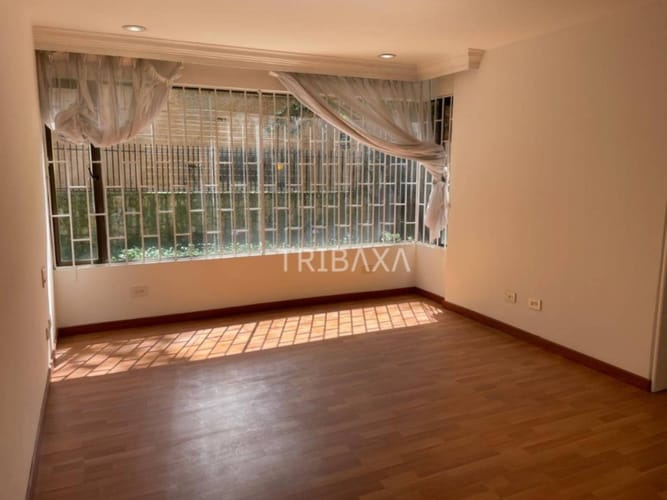 Apartamento de 3 alcobas en venta en Chicó Reservado, Bogotá, 198 m² · foto 8 de 10
