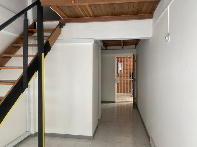 Oficina en arriendo en El Poblado, Medellín, 40 m² · foto 2 de 8