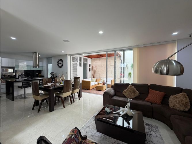 Casa de 3 alcobas en venta en Lagos Del Cacique, Bucaramanga, 225 m² · foto 3 de 19