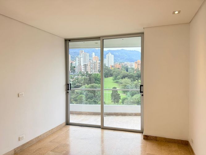 Apartamento de 3 alcobas en arriendo en El Poblado, Medellín, 230 m² · foto 12 de 18