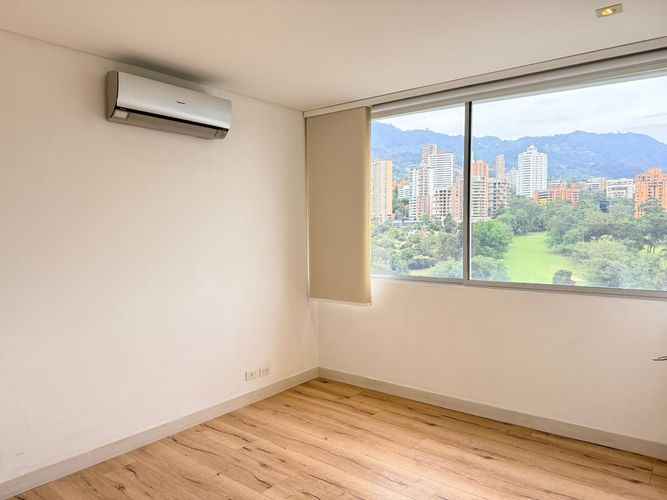 Apartamento de 3 alcobas en arriendo en El Poblado, Medellín, 230 m² · foto 11 de 18
