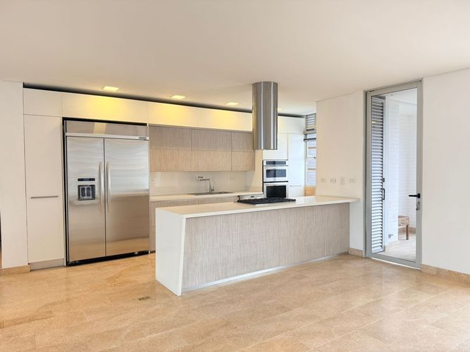 Apartamento de 3 alcobas en arriendo en El Poblado, Medellín, 230 m² · foto 6 de 18