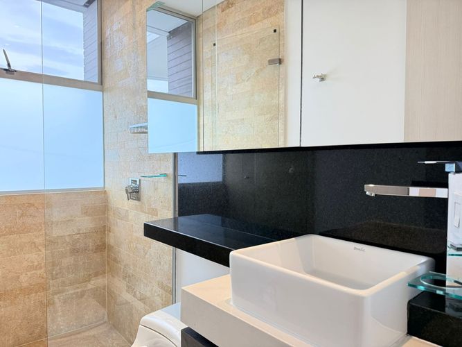 Apartamento de 3 alcobas en arriendo en El Poblado, Medellín, 230 m² · foto 15 de 18