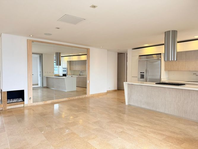 Apartamento de 3 alcobas en arriendo en El Poblado, Medellín, 230 m² · foto 8 de 18