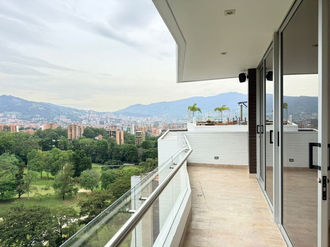 Apartamento de 3 alcobas en arriendo en El Poblado, Medellín, 230 m² · foto 18 de 18