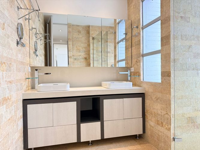 Apartamento de 3 alcobas en arriendo en El Poblado, Medellín, 230 m² · foto 16 de 18