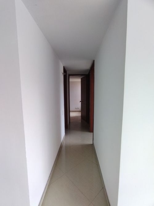 Apartamento en venta en Gran Britalia I, Bogotá · foto 6 de 12