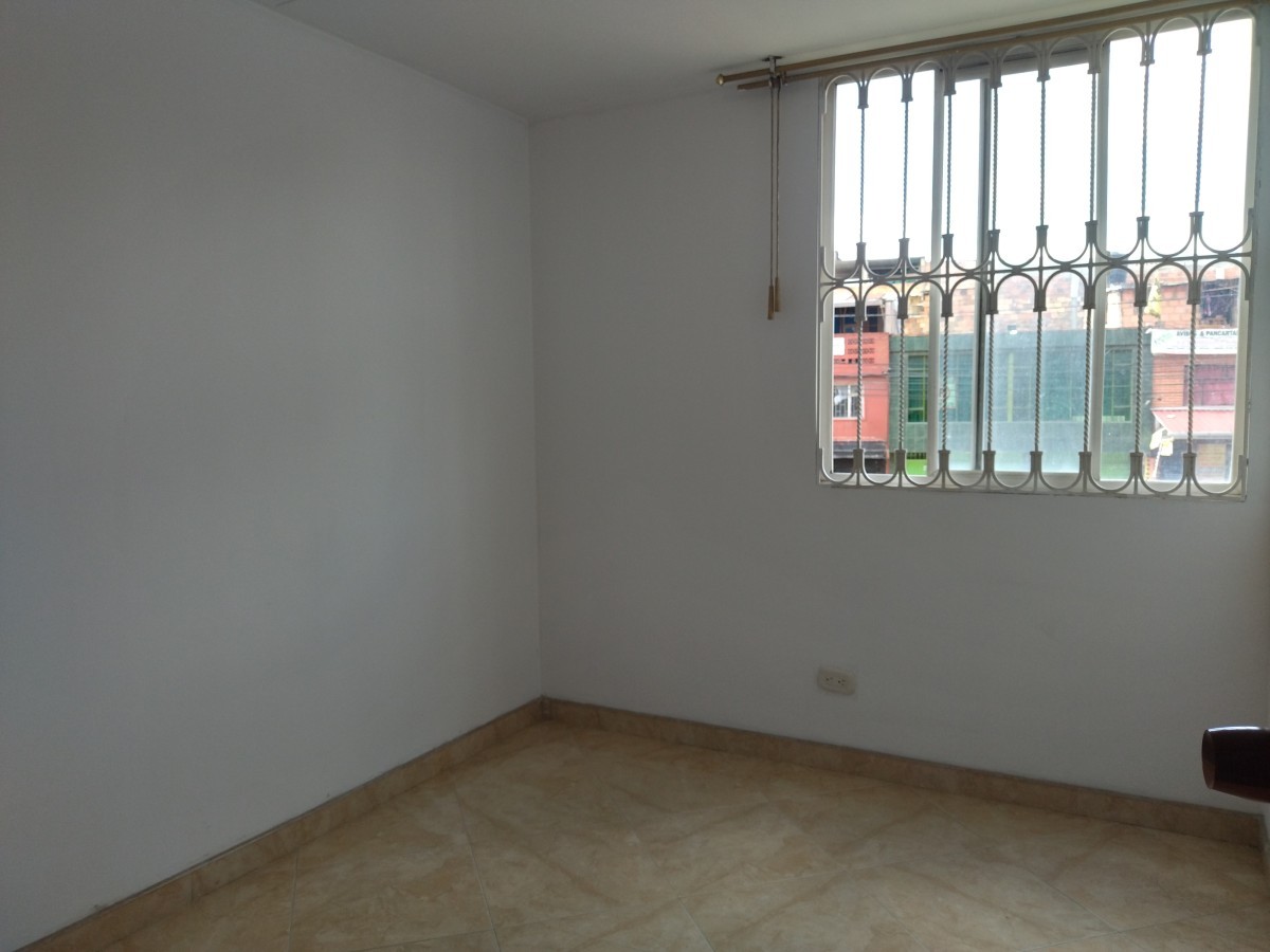 Apartamento en venta en Gran Britalia I, Bogotá · foto 9 de 12