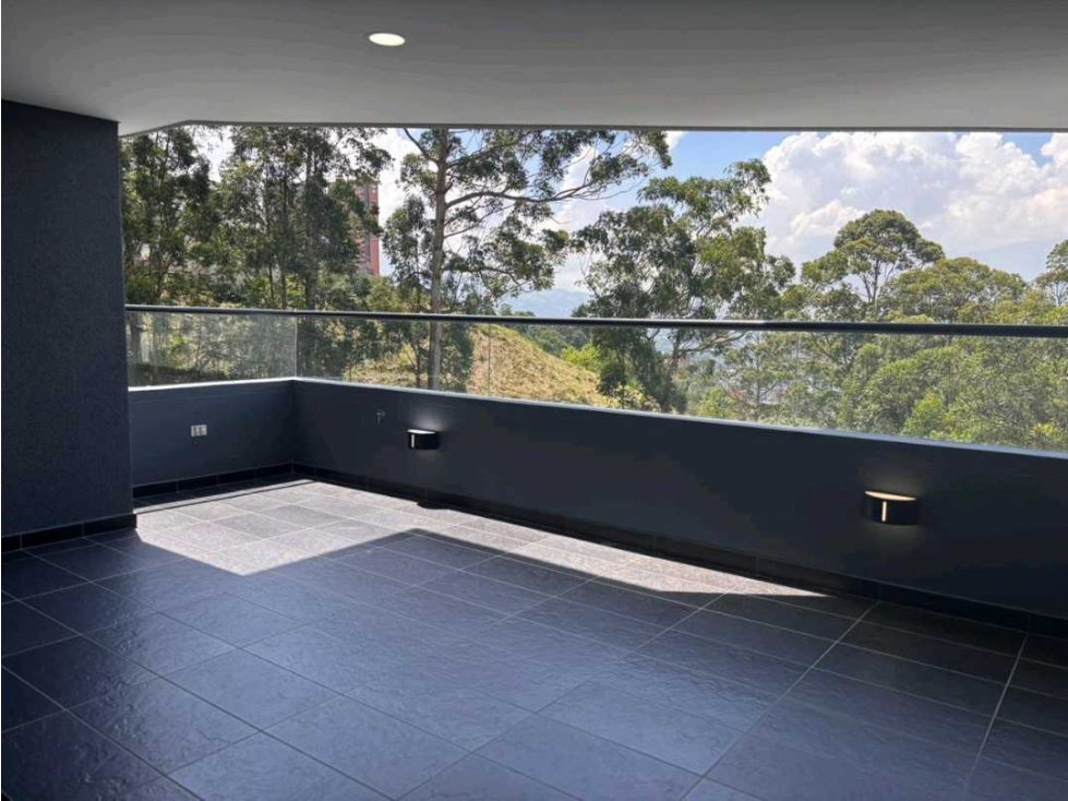 Apartamento en venta en El Poblado, Medellín 4