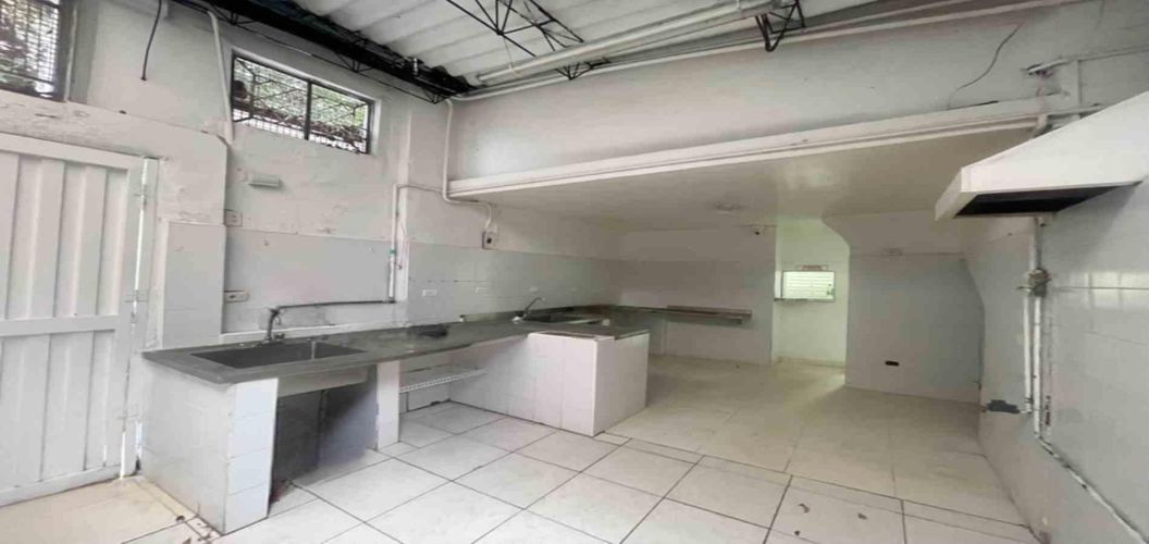 Local en arriendo en U.D. Atanasio Girardot, Medellín, 90 m² · foto 3 de 10