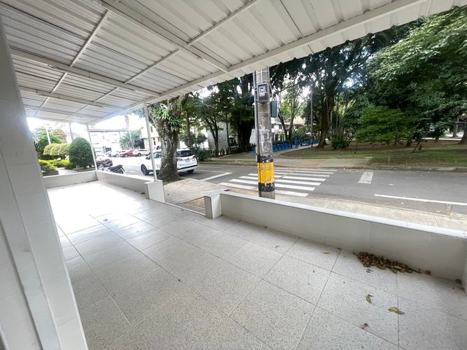Local en arriendo en U.D. Atanasio Girardot, Medellín, 90 m² · foto 10 de 10