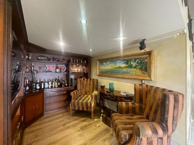 Apartamento de 5 alcobas en venta en Los Rosales, Bogotá, 279 m² · foto 5 de 24