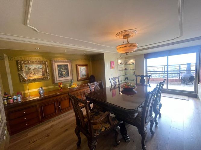 Apartamento de 5 alcobas en venta en Los Rosales, Bogotá, 279 m² · foto 9 de 24