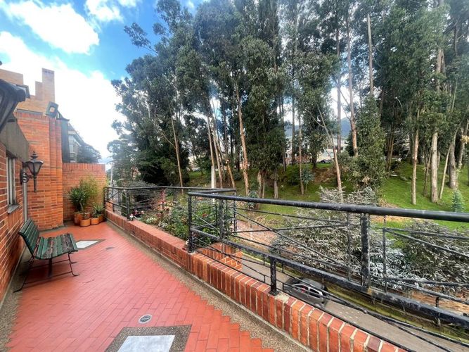 Apartamento de 5 alcobas en venta en Los Rosales, Bogotá, 279 m² · foto 23 de 24
