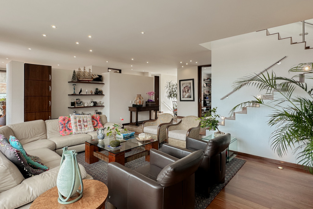 Apartamento en venta en El Refugio, Bogotá · foto 2 de 24