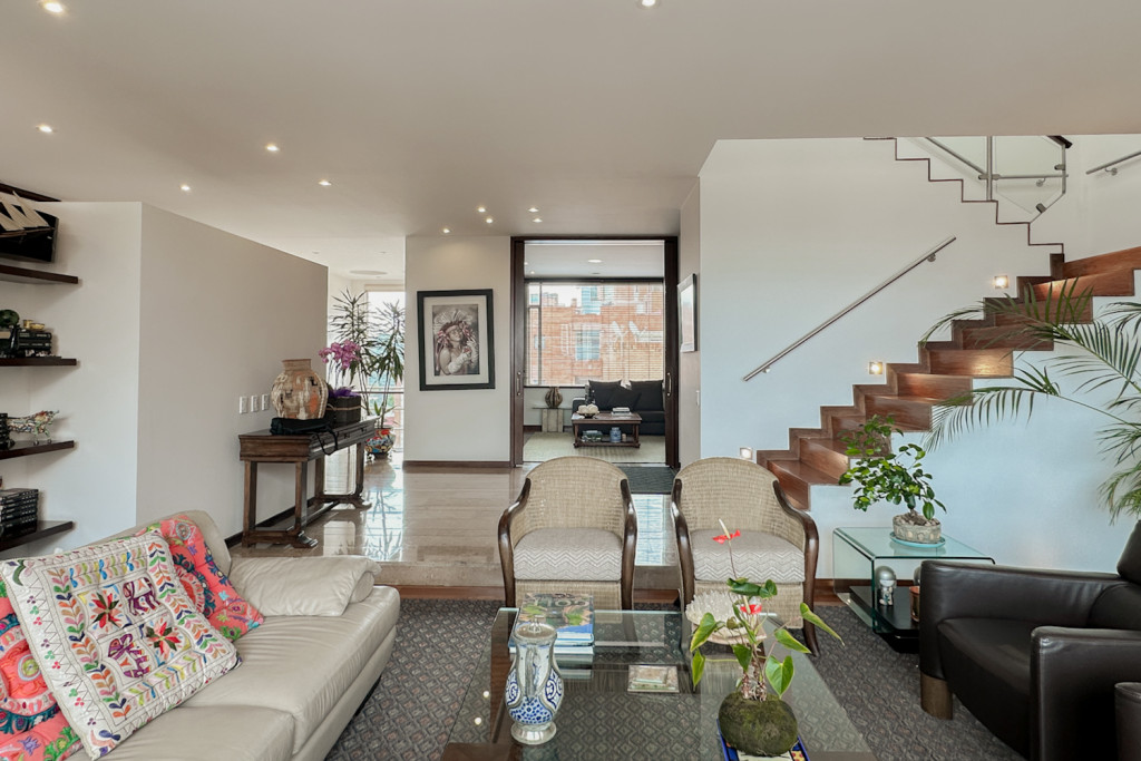 Apartamento en venta en El Refugio, Bogotá · foto 3 de 24