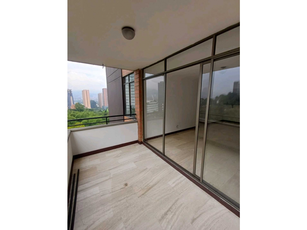 Apartamento en venta en Castropol, Medellín 2
