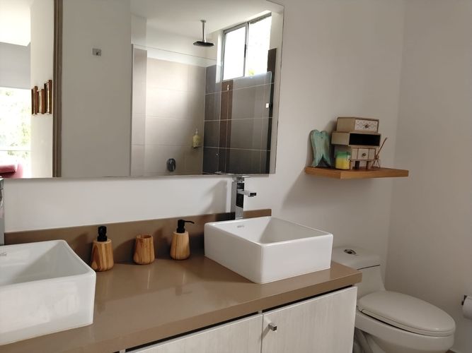 Apartamento de 3 alcobas en arriendo en El Poblado, Medellín, 135 m² · foto 13 de 20