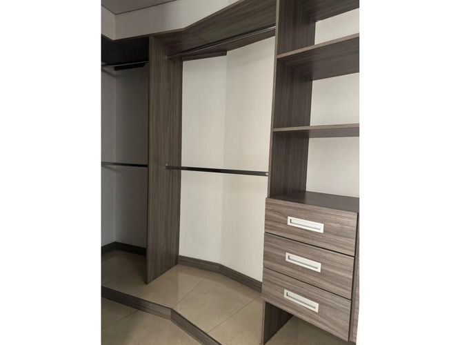 Apartamento de 2 alcobas en venta en Normandia, Cali, 126 m² · foto 8 de 14